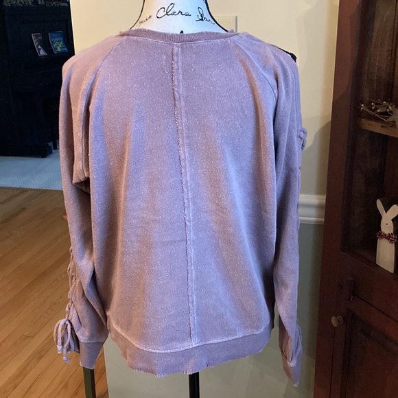 Lucky Brand distressed cold shoulder purple sweatshirt - Picture 3 of 6